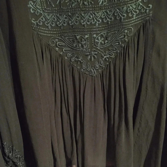 Regal Green Sheer Flowy Blouse - Picture 3 of 8